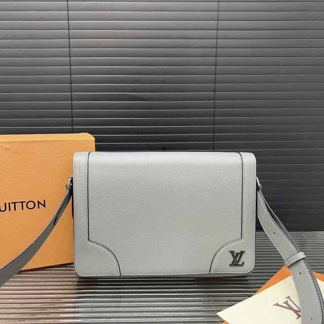 Louisvuitton 路易威登 New Flap邮差包 翻盖单肩包 男士斜挎包 采用精湛镶嵌细工，经典百搭 实物拍摄 原厂原版面料 配送防尘袋 折叠礼盒 2