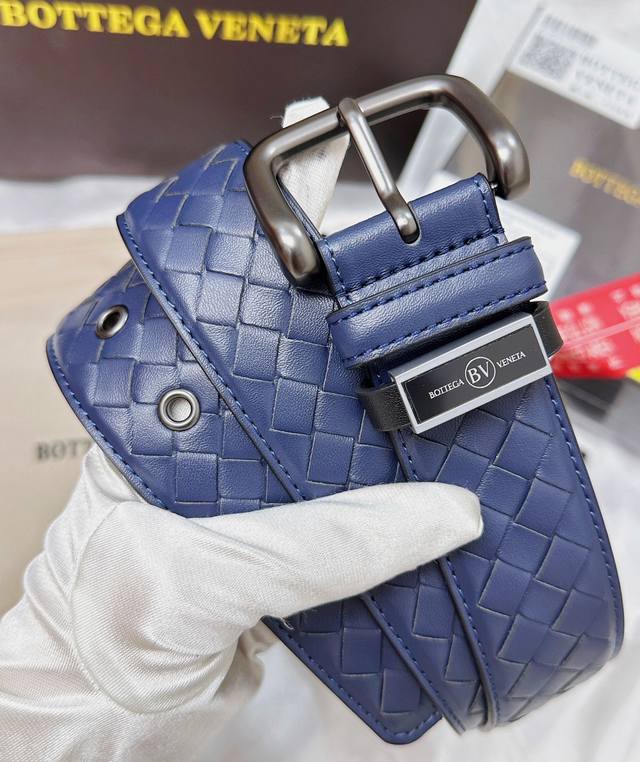 皮带：Bottega Veneta.葆蝶家顶级- 腰带：Bv原单复刻品质百分百进口原厂头层牛皮，保证真皮。撞色编织.真空电镀.永不掉色.24K纯钢扣纯手工编织艺