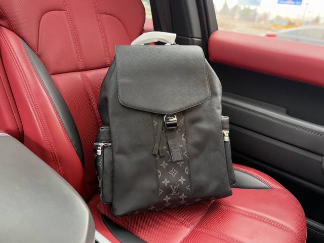 高端货 新款 “ Louis Vuitton ”Lv双肩包 路易威登双肩包 M30417 Louis Vuitton Outdoor系列 帆布拼牛皮 登山包 学