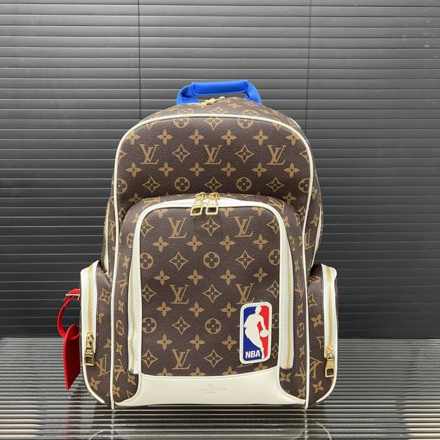 Louisvuitton 路易威登 Nba限量联名new双肩包 男女同款 走秀款背包 实物拍摄 规格 45 X 24Cm