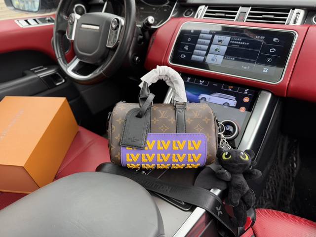 高端货 新款 “ Louis Vuitton”Lv单肩包 路易威登邮差包斜挎包 M45788 Louis Vuitton Keepall 25 可拆卸可调节肩带