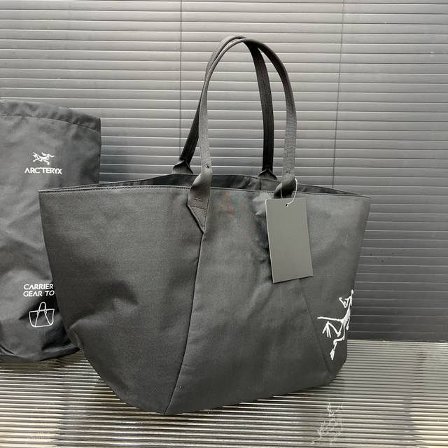 Arcteryx 始祖鸟 Carrier 45 Gear Tote 多功能可收纳托特包购物袋tote 手提包 采用精湛镶嵌细工 经典百搭 实物拍摄 原厂原版面料