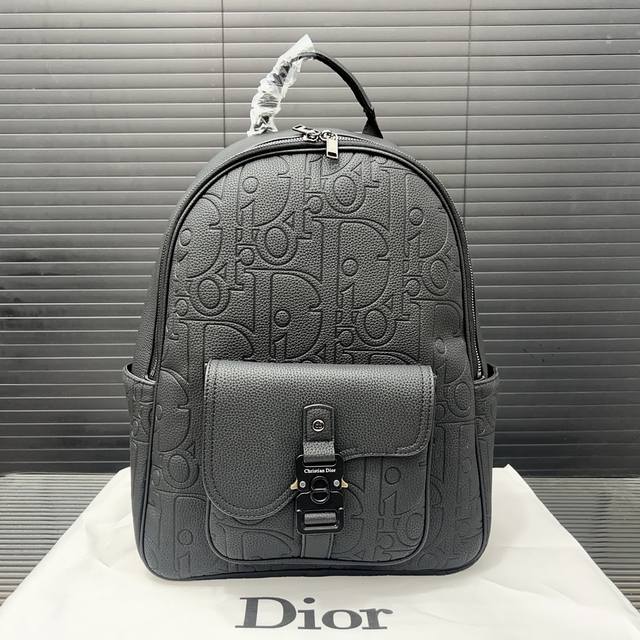 Dior 迪奥 Saddle 可调节肩带拉链开合 Oblique 提花帆布拼粒面小牛皮 双肩包 男女通用背包 大容量书包 经典百搭 实物拍摄 配送防尘袋 42