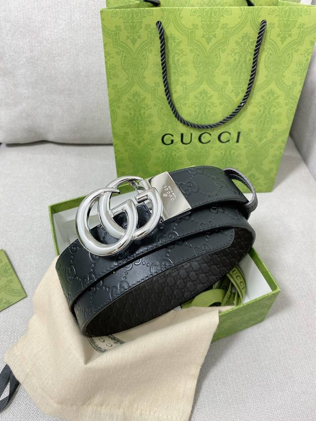 高端品质，实物拍摄 批 配全套礼盒 ： Gucci 新款专柜同步双面可用原单腰带，进口原厂头层牛皮，转动扣头五金，宽度3.8Cm