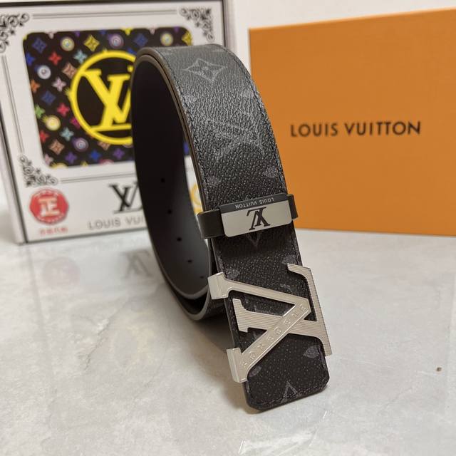 品名：Lv..路易..威登原单 材质：原单牛皮腰带 百分百头层牛皮腰带保证真皮，24K纯钢扣，专柜原单品质、做工精细，时尚大牌，送人自用首选 包装： 请认准如图