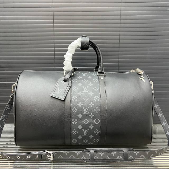 Louisvuitton 路易威登 Keepall 印花旅行袋 手提包袋 机场包 男女同款 实物拍摄 50 Cm。