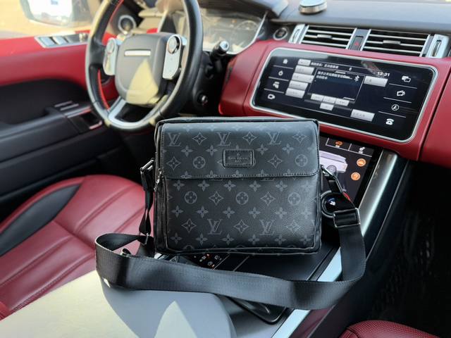 高端货 新款 “ Louis Vuitton ”Lv单肩包路易威登邮差包 单肩斜挎包 进口配牛皮面料retro 老花logo 皮革徽标。高清五金logo标志、内