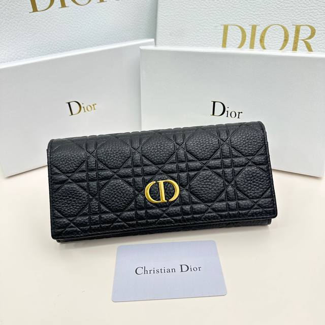 Dior 5230颜色 黑色 尺寸 19*10.5*3.5 Dior专柜最新款火爆登场！采用进口小牛皮，绝美绣线，做工精致，媲美专柜！