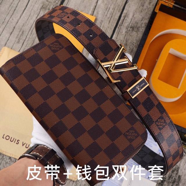 品牌：Lv.易路威登双件套 型号：木盒装，皮带+钱包，两件套 等级：意大利进口百分百头层牛皮，Lv.易路威登，世界著名奢侈品品牌，经典格子系列，黑格 咖啡格 老