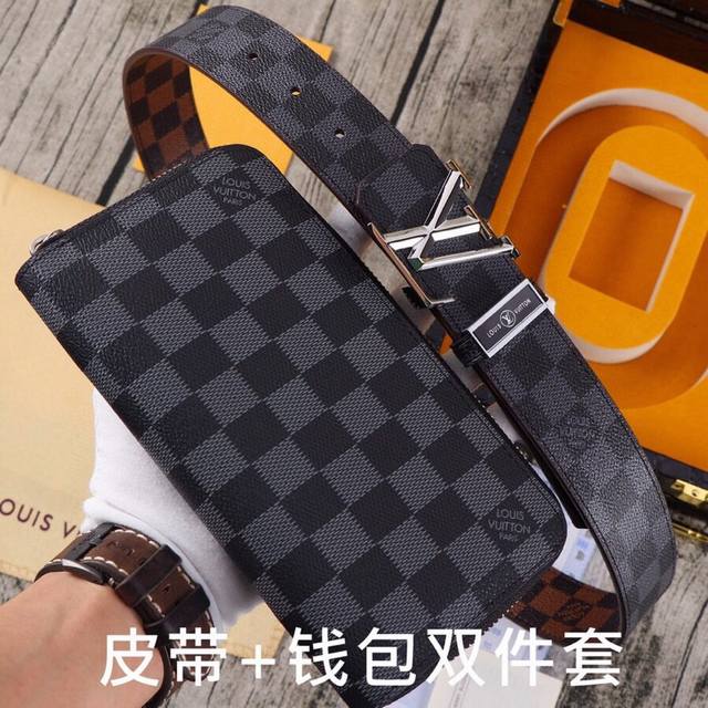 品牌：Lv.易路威登双件套 型号：木盒装，皮带+钱包，两件套 等级：意大利进口百分百头层牛皮，Lv.易路威登，世界著名奢侈品品牌，经典格子系列，黑格 咖啡格 老