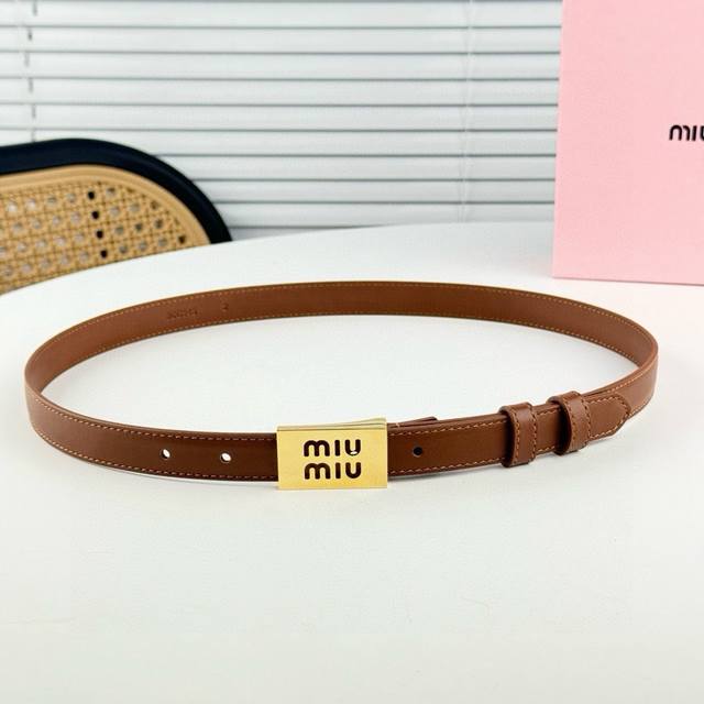 Miumiu小腰带、2Cm。裙装裤装搭配起来！精致优雅，不撞款！