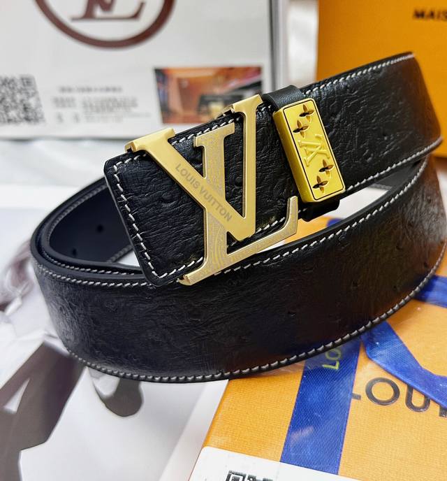 皮带：Lv..路易..威登顶级复刻. 腰带：原单品质百分百头层牛皮，保证真皮。雕花镂空工艺.真空电镀.永不掉色.24K纯钢扣头层小牛皮荔枝纹双面两用专柜同等质量