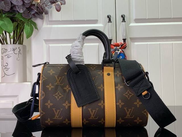 Keepall Bandoulière 25 手袋 M46687老花 黄色 本款 Keepall Bandoulière 25 手袋选用 Monogram Ma