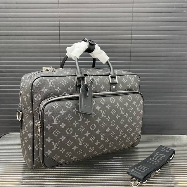 Louisvuitton 路易威登 Monogrameclipse帆布多功能新款男包 旅行袋 公文包 实物拍摄 原厂原版面料 配送 防尘袋 46 X 31 Cm