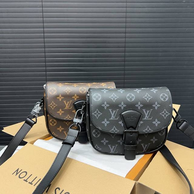 Louisvuitton 路易威登 Montsouris 牛皮斜挎包翻盖邮差包 单肩包 男女通用斜挎包 采用精湛镶嵌细工 经典百搭 实物拍摄 原厂原版面料 配送