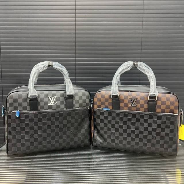 Louisvuitton 路易威登 牛皮男包公文包 手提包 电脑包 采用精湛镶嵌细工 经典百搭 实物拍摄 原厂原版面料 28 X 38 Cm。