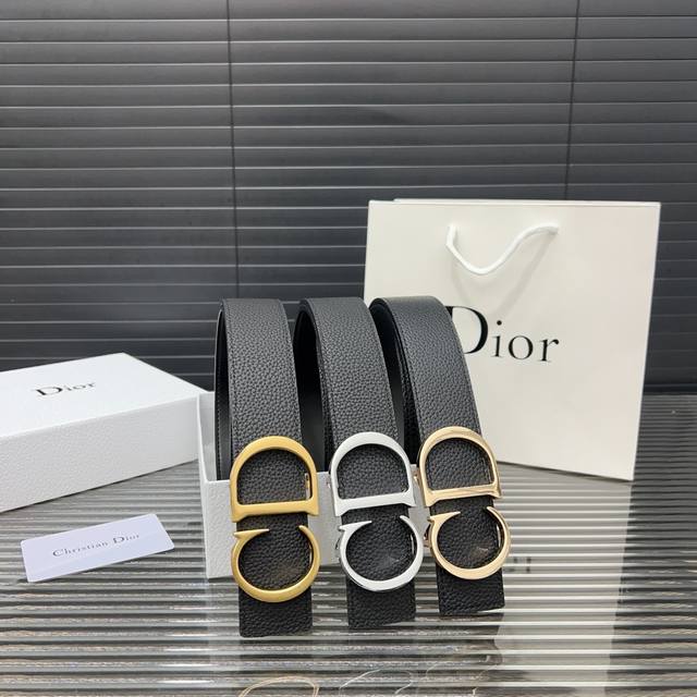 Dior 迪奥 牛皮腰带 男士经典款皮带 时装搭配必备款 优质合金扣头 采用原厂牛皮带身 高品质全套包装 礼盒 礼袋 小票