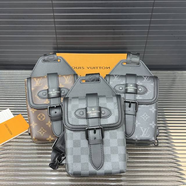 Louisvuitton 路易威登 Saumur 单肩包 胸包 斜挎包 男女通用 采用精湛镶嵌细工，经典百搭 实物拍摄 原厂原版面料 配送防尘袋 折叠礼盒 25