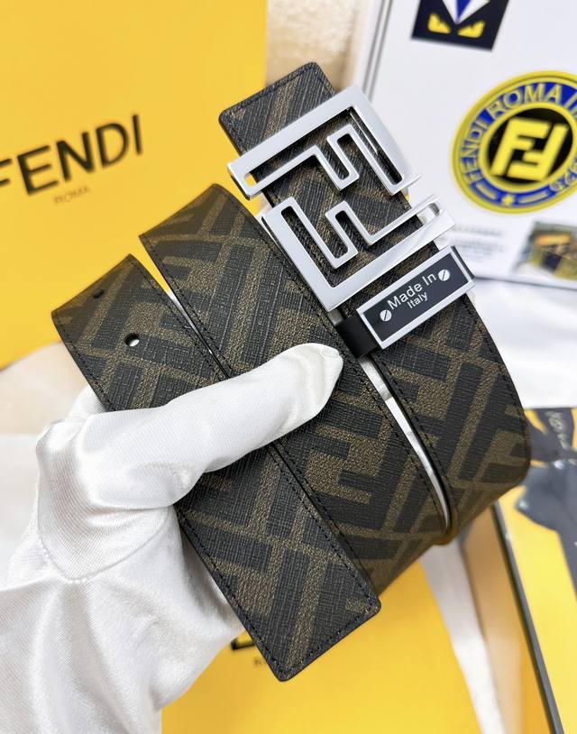 皮带：Fendi.芬迪..顶级原单复刻. 腰带：百分百头层牛皮，保证真皮。双层ff镂空雕刻工艺设计24K纯钢扣材质，永不掉色进口小牛皮正反双面使用商场专柜同等质