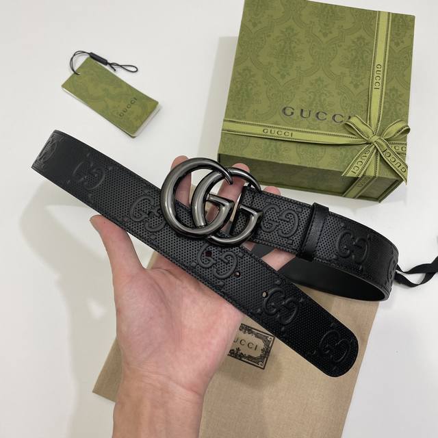 高端品质，实物拍摄 批 配全套礼盒 Gucci 1W3Af专柜新款浮雕冲孔压花 宽度4.0Cm 复古陶瓷黑gg扣