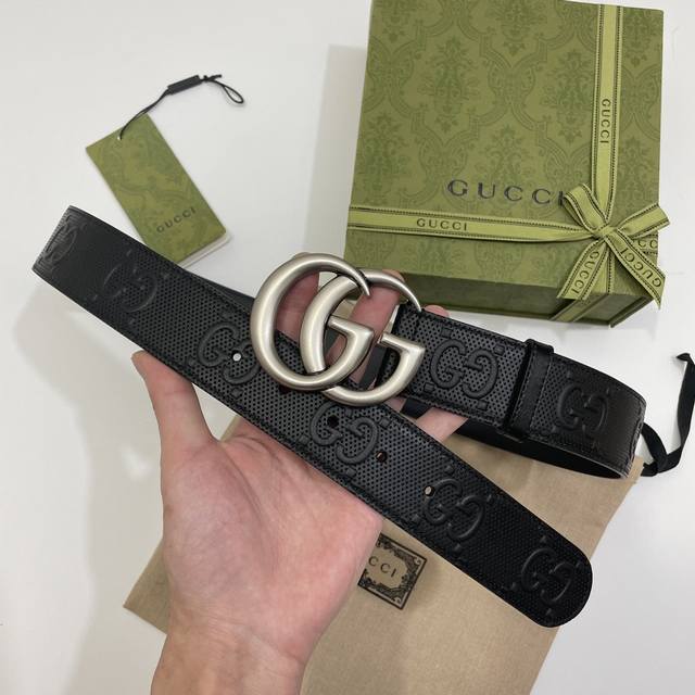 高端品质，实物拍摄 批 配全套礼盒 Gucci 1W3Af专柜新款浮雕冲孔压花 宽度4.0Cm 复古陶瓷黑gg扣