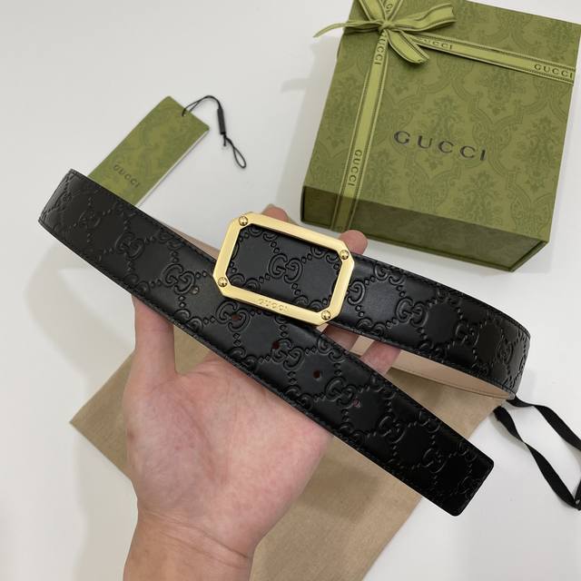 高端品质，实物拍摄 批 配全套礼盒 Gucci 1W3Af专柜新款浮雕冲孔压花 宽度4.0Cm 复古陶瓷黑gg扣