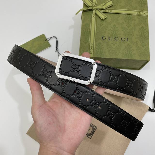 高端品质，实物拍摄 批 配全套礼盒 Gucci 1W3Af专柜新款浮雕冲孔压花 宽度4.0Cm 复古陶瓷黑gg扣