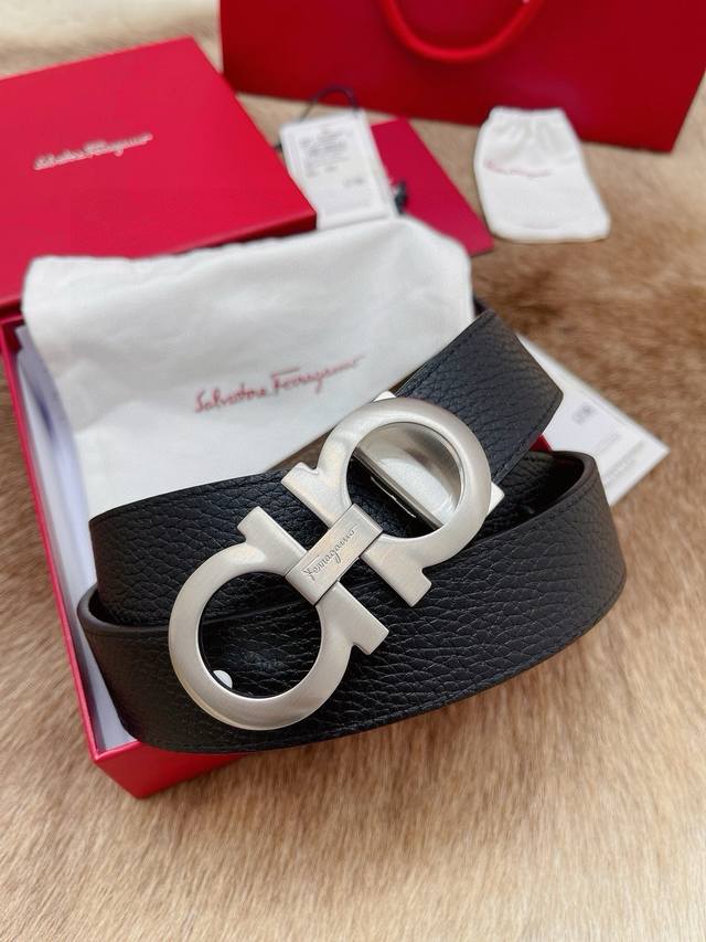 原厂皮 Ferragamo.菲拉格慕 全套包装 支持nfc扫码 宽度3.5Cm 高级定制款男士皮带 双面进口牛皮 可双面使用 自行选择搭配 真材实料 很有质感