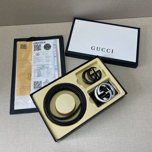 G精品款 ☆双扣礼盒套装 含礼盒 专柜有售 Gucci专柜在售正品 此款采用头层牛皮制作 走线油边细致 正品开模 搭配广州原版扣经久耐用、3.8Cm规格 送打眼