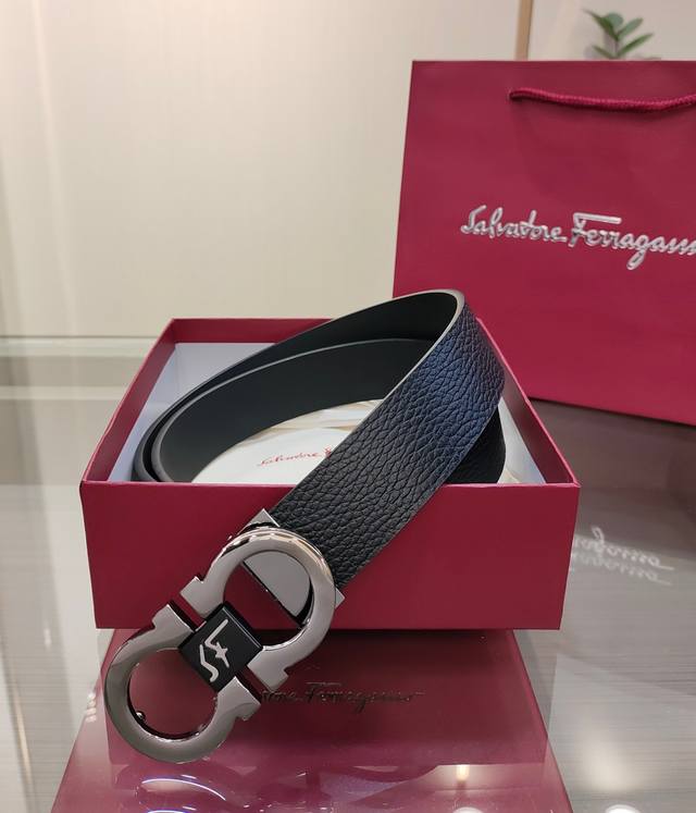 Ferragamo 菲拉格慕 双面进口牛皮，搭配精品铜扣，自行选择搭配，真材实料有质感，时尚经典不失风范 ，长短可自行裁剪