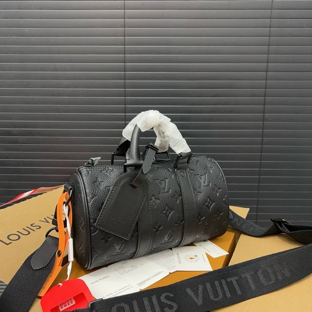 Louisvuitton 路易威登 Keepall 25 系列手袋 印花手提斜挎包 单肩包 采用精湛镶嵌细工，实物拍摄 原厂原版面料 配送小票 防尘布袋 折叠礼