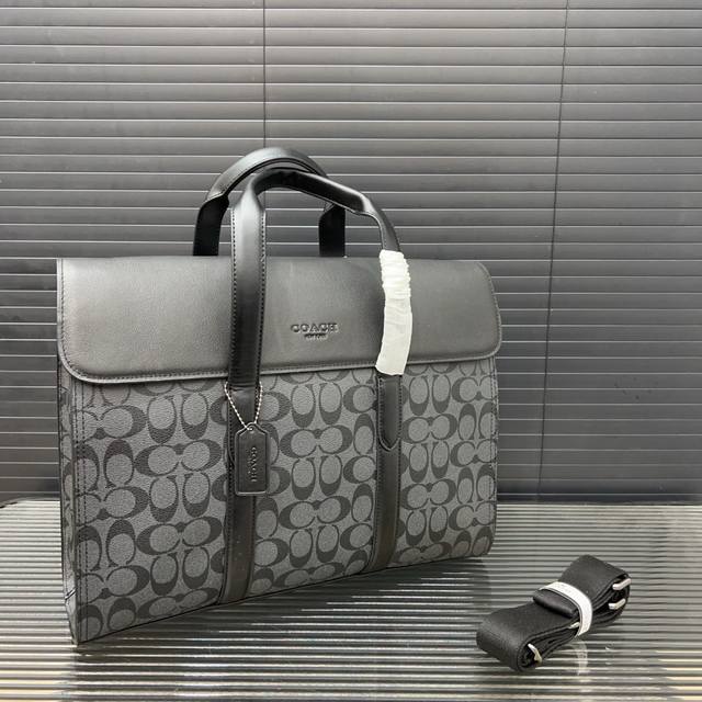 Coach 蔻驰 Metropolitan 40 拼色公文包 男士手提包斜挎包 电脑包 经典logo搭配原厂工艺材质 休闲百搭斜挎包 实物拍摄 原厂原版面料 防