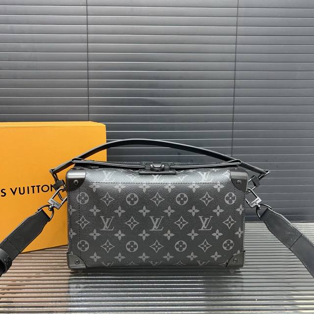 Louisvuitton 路易威登 Soft Trunk 盒子包 男女通用单肩斜挎包 小箱子 实物拍摄 配送 防尘袋 折叠礼盒 29 X 17 Cm