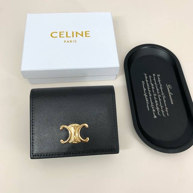 Celine 3867颜色 老花 黑色尺寸 10.5x9Celine 专柜最新款出货！采用头层牛皮，精致时尚！