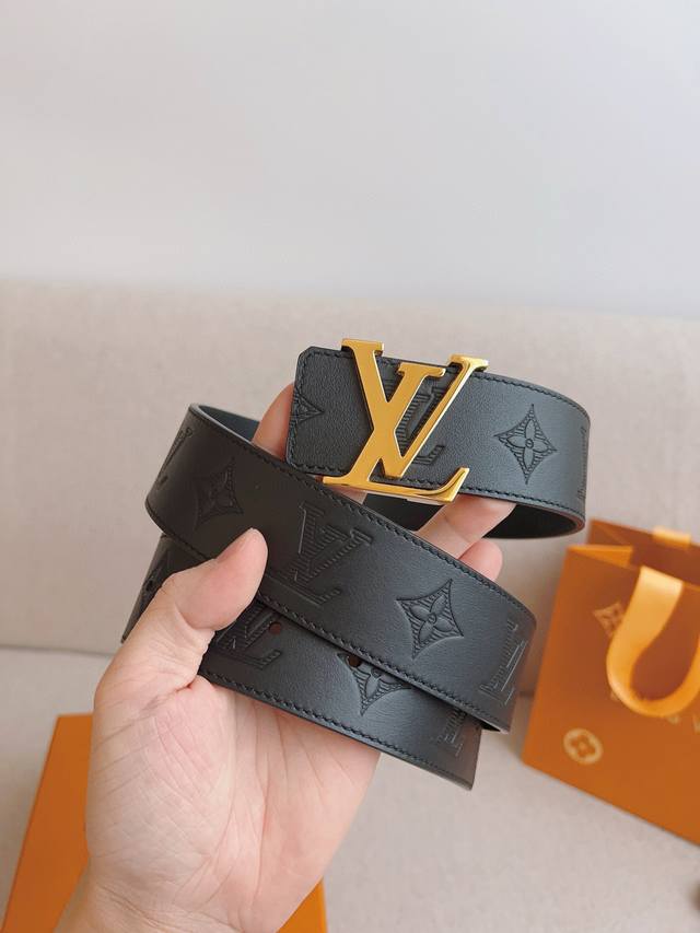 路易 LV 全套包装 40mm宽度 正品一体铸造五金钢扣，原厂皮料 双面原厂定制面料，可双面使用！区别市场货