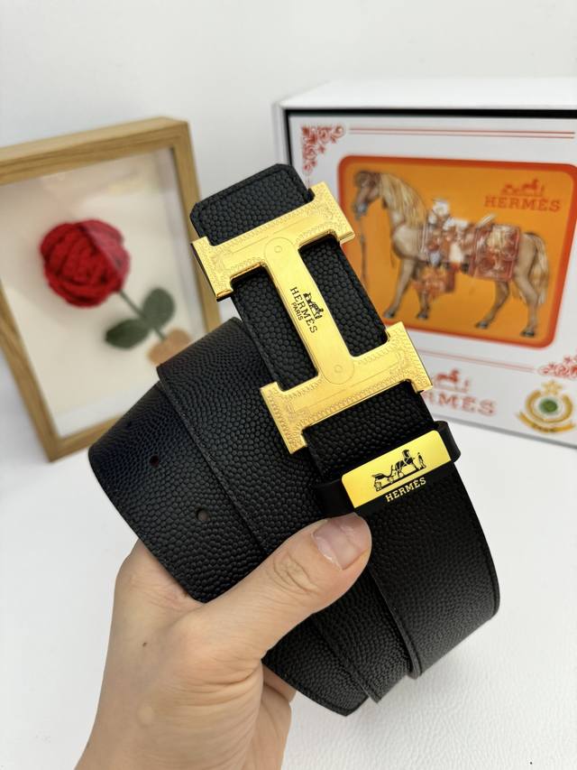 品名：爱马仕.Hermès 原单 材质：原单牛皮腰带 百分百头层牛皮腰带保证真皮，24K纯钢扣，专柜原单品质、做工精细，时尚大牌，送人自用首选 包装： 请认准如