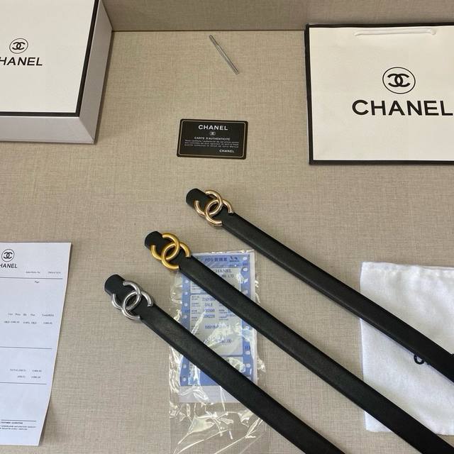 品牌：香奈儿Chanel 等级：女士皮带.定制头牛层皮.双面可用。油精边致、官同网步新款 配专全柜套包装 送眼打针 长度不裁剪 扣头：广州原版扣 长度：90 1