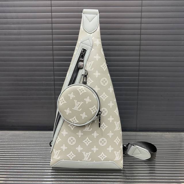 Louisvuitton 路易威登 二合一 Duo胸包 斜挎包 男女通用单肩包 采用精湛镶嵌细工，经典百搭 实物拍摄 原厂原版面料 配送防尘袋 20 x 40