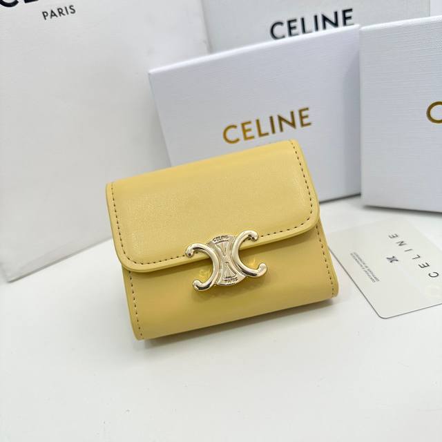 Celine 16332颜色 多色可选尺寸 11*10*5新款凯旋门2 件套，Celine短式钱包非常炫美的一个系列，专柜同步，采用头层牛皮，精致时尚！