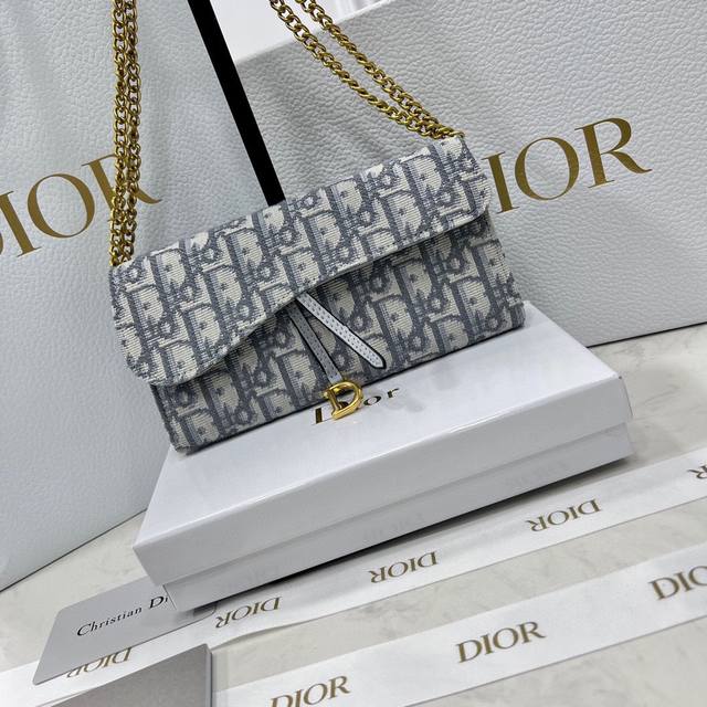 Dior 621668颜色 黑 蓝尺寸 19*10.5*3.5Dior 专柜同步，可肩背专柜品质顶级进口牛皮 海外订制钥匙扣五金 做工油边精湛