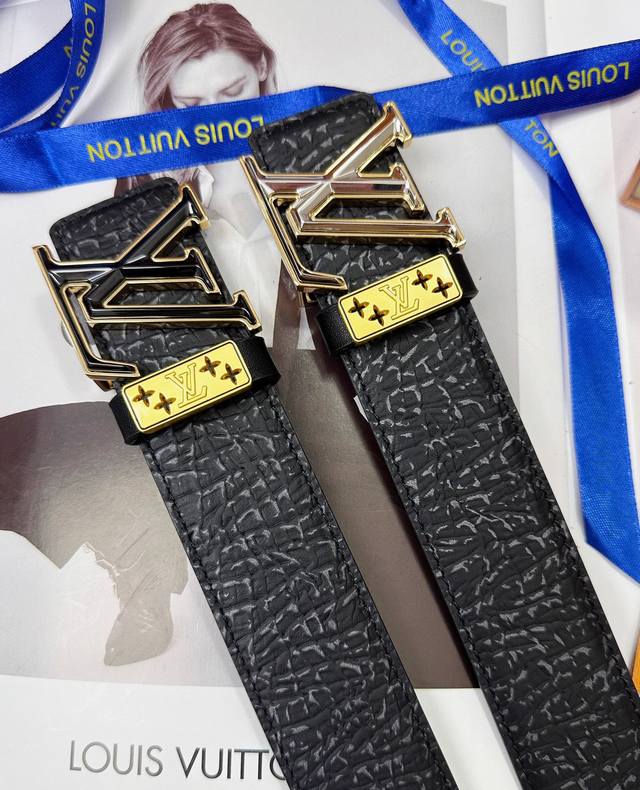 皮带：LV..路易..威登顶级复刻- 腰带：原单品质百分百进口原厂头层牛皮，保证真皮。双层间色工艺.真空电镀.永不掉色.24K纯钢扣头层特种海豹皮双面可用专柜同