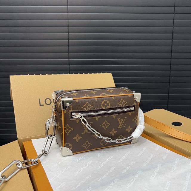 Louisvuitton 路易威登 原版老花系列 Mini Soft trunk压花 链条盒子包 小方包 男女通用斜挎包 小箱子 实物拍摄 原厂原版面料 防尘袋