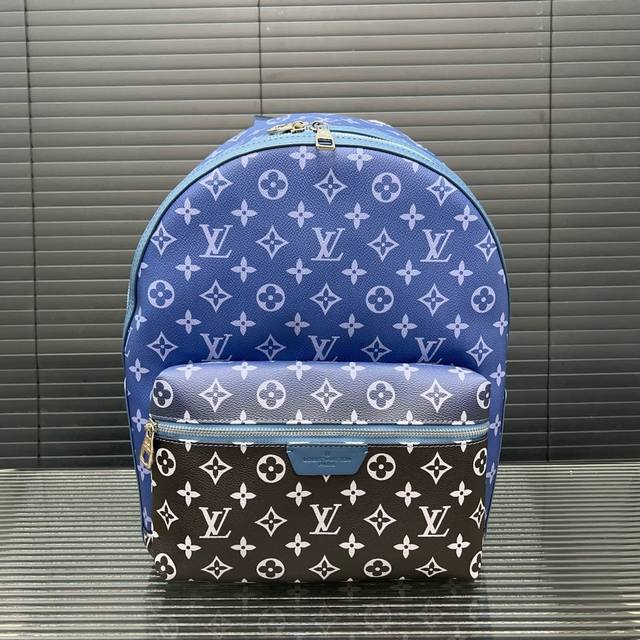 Louisvuitton 路易威登 Discovery 印花双肩包 大容量背包 男女通用 采用精湛镶嵌细工，经典百搭 实物拍摄 原厂原版面料 配送防尘袋 40