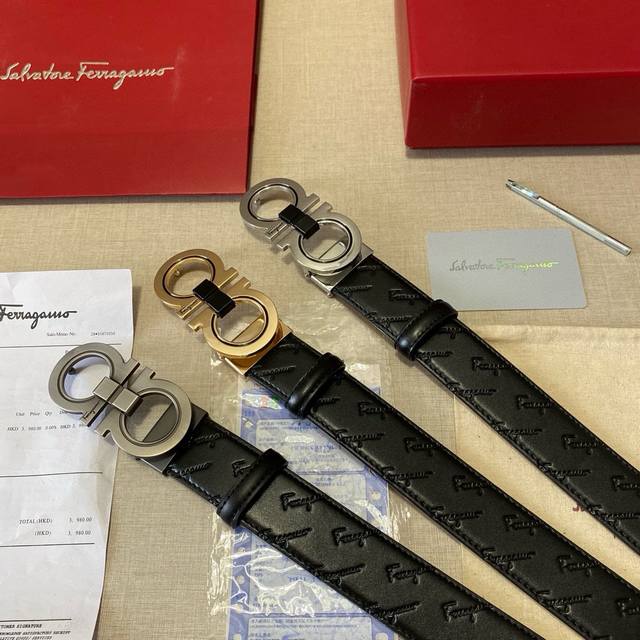 品牌：菲拉格慕Ferragamo 等级：原版品质.头层牛皮 专柜售经典爆款开模。油边精致 电脑车线 手感柔软.实物拍摄无修饰 上身效果超好、长度可裁剪.配专柜全