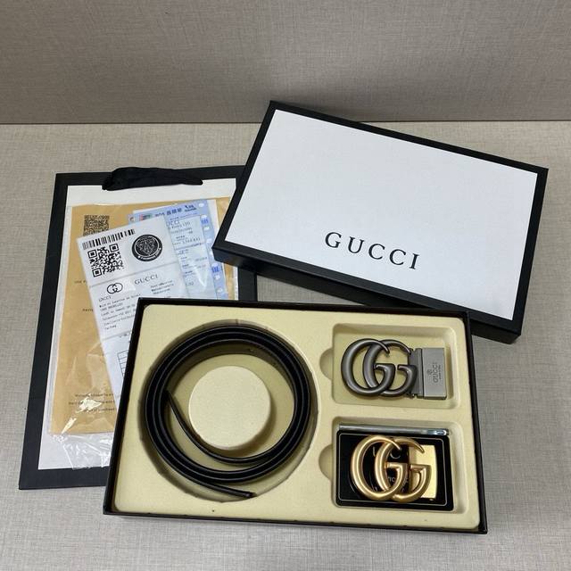 古驰Gucci精品款 ☆双扣礼盒套装 含礼盒 专柜有售 Gucci专柜在售正品 此款采用头层牛皮制作 走线油边细致 正品开模 搭配广州原版扣经久耐用、3.5cm