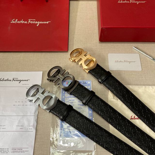 品牌：菲拉格慕Ferragamo 等级：原版品质.头层牛皮 专柜售经典爆款开模。油边精致 电脑车线 手感柔软.实物拍摄无修饰 上身效果超好、长度可裁剪.配专柜全