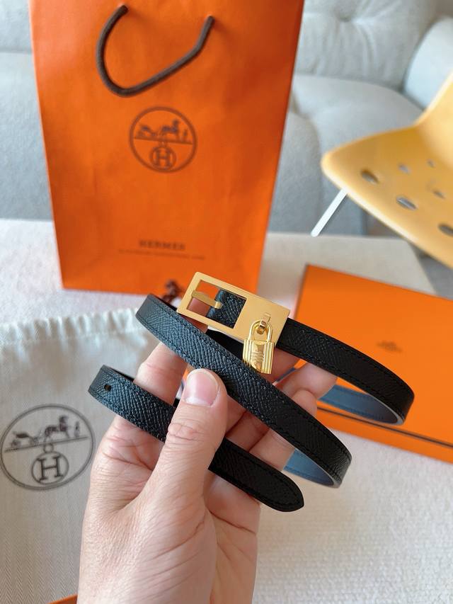 广州工厂直发爱马仕 Hermes 针扣序列官网同步。Swift和Epsom小牛皮双面皮腰带，搭配金属皮带扣。lucky腰带配有标志性挂锁，挂锁在皮带扣下方优雅摆