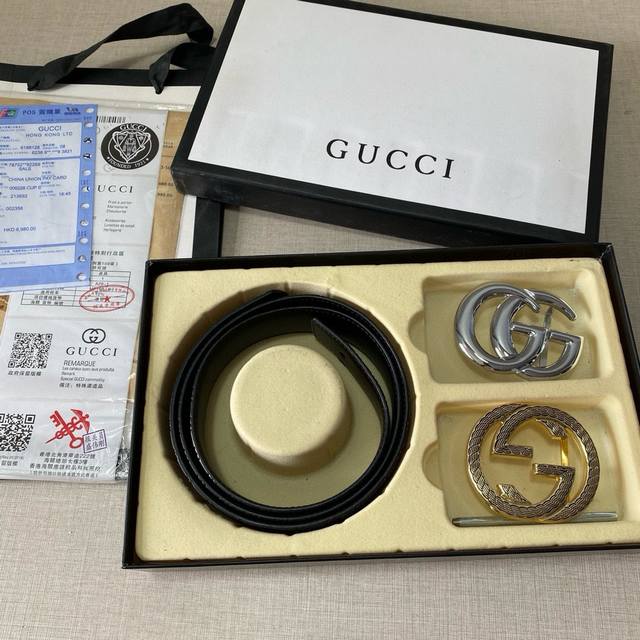 G精品款 ☆双扣礼盒套装 含礼盒 专柜有售 Gucci专柜在售正品 此款采用头层牛皮制作 走线油边细致 正品开模 搭配仿铜扣经久耐用、3.8Cm规格 送打眼针