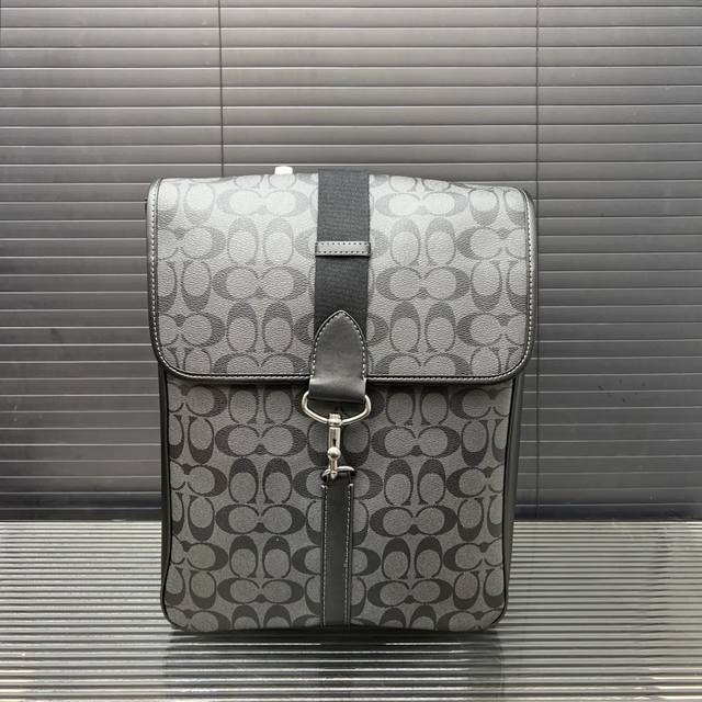 Coach 蔻驰backpack 限定双肩包 男士大容量背包 印花书包 电脑包 经典Logo搭配原厂工艺材质 休闲百搭 实物拍摄 原厂面料 配送防尘袋 礼盒包装