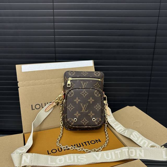 Louisvuitton 路易威登 Utility Phone Pocket手机包 链条斜挎包 男女通用情侣小包 实物拍摄 全套礼盒规格 19 X16 Cm